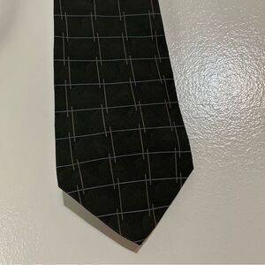 J.Ferrar Mens Italian 100% Silk Tie Dark Green Geometric Lines pattern